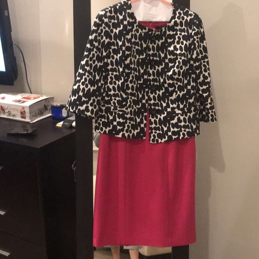 Insight Pink dress with belt and jacket